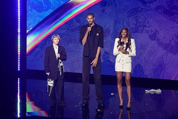 新寵！NBA新轉(zhuǎn)播商NBC將為文班拍紀錄片 目標將其塑造為文化偶像
