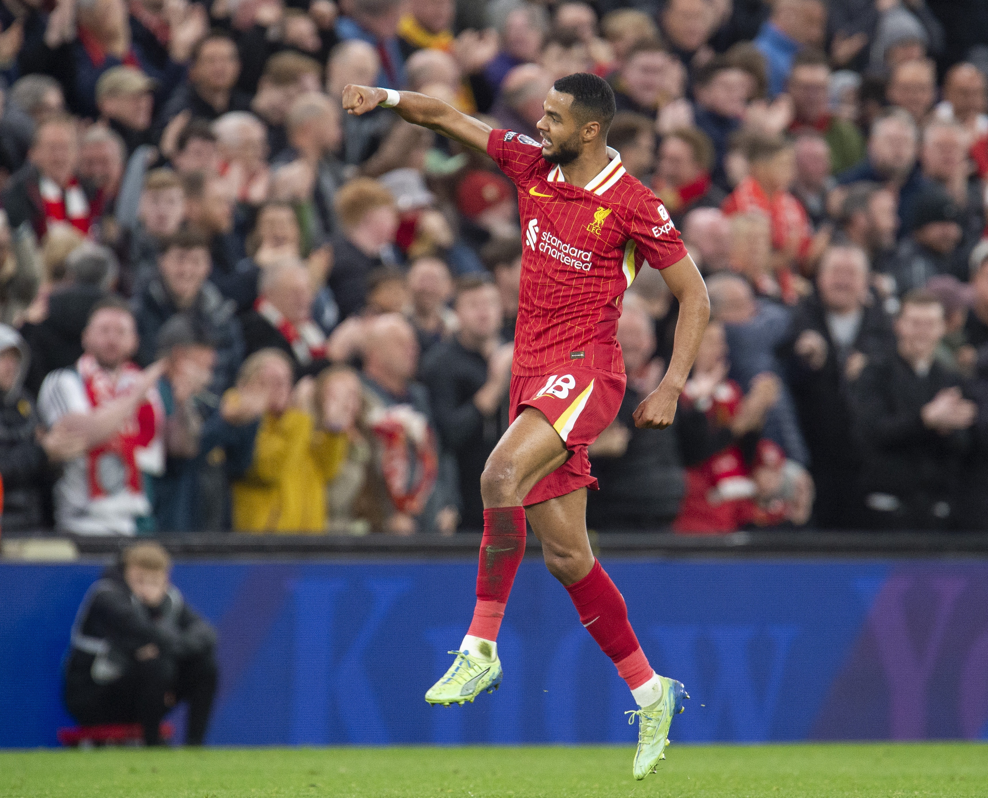 加克波：主場擊敗曼城的比賽很棒，當時我們有預(yù)感本賽季能成功