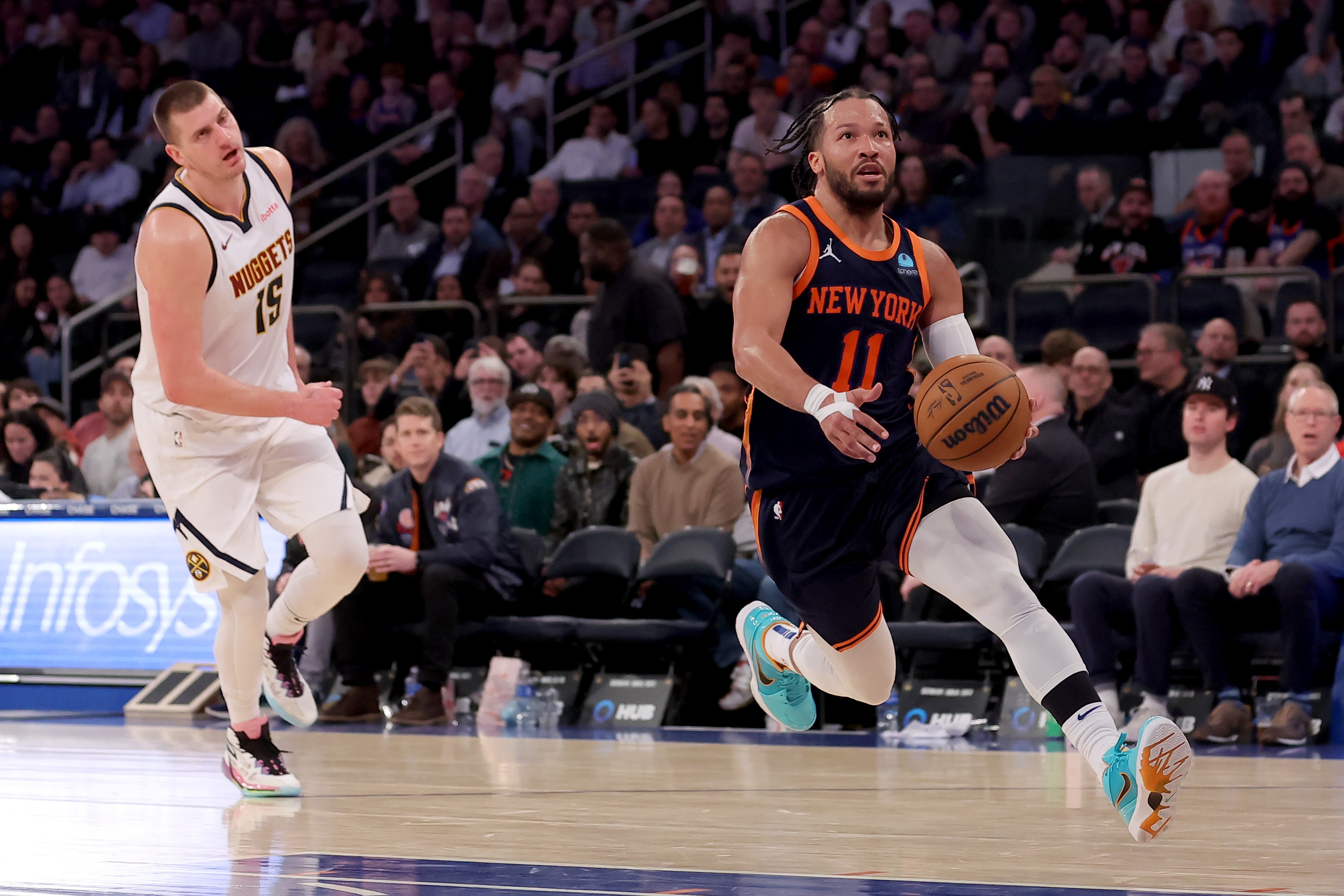 現(xiàn)在NBA中誰的腳步最好？豪斯：我會說約基奇和布倫森