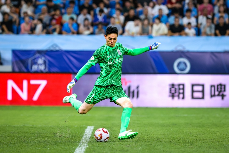 媒體人：薛慶浩讓人印象很深，東亞杯若不用老將他很可能入選名單