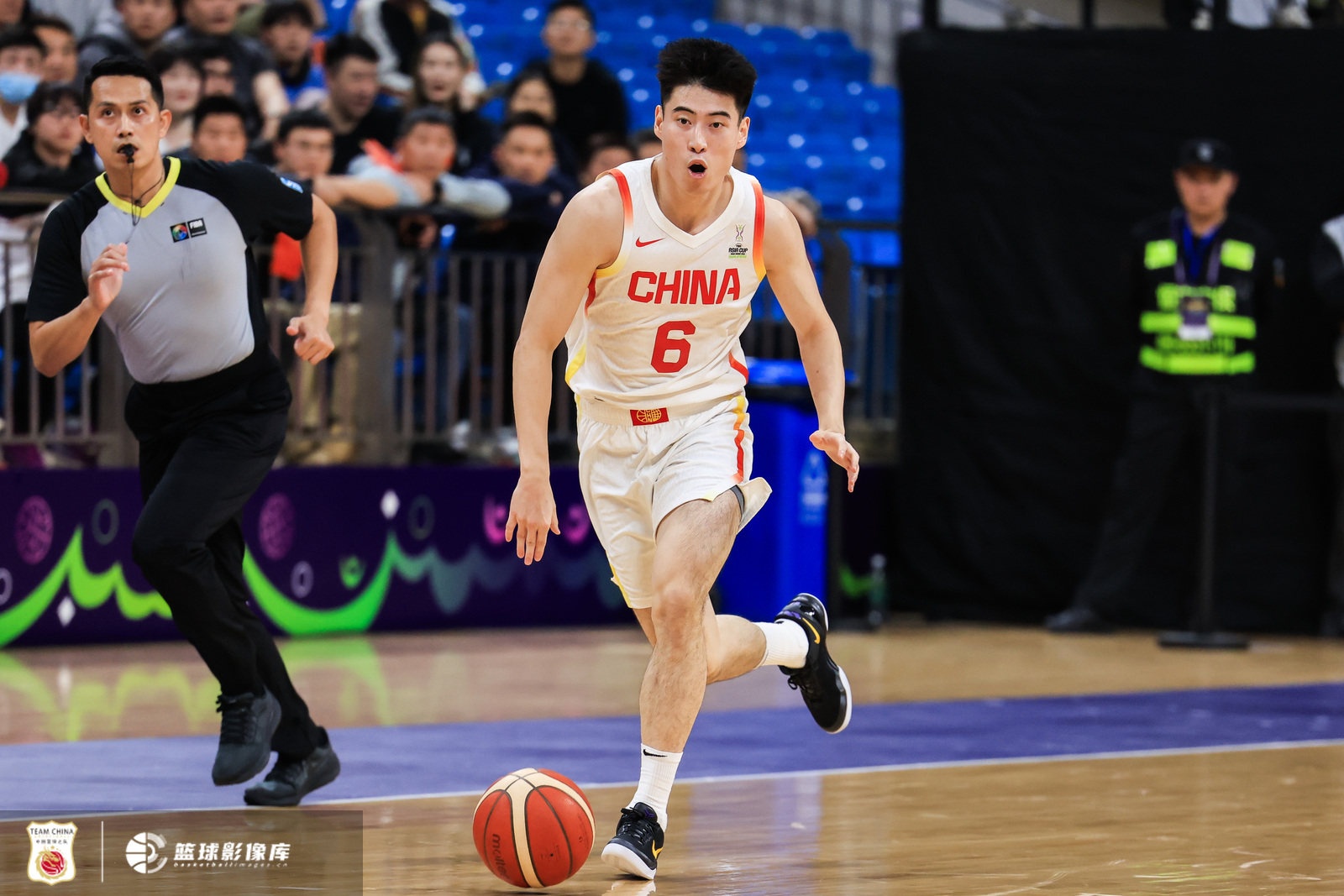 無(wú)法讓人滿意！中國(guó)男籃半場(chǎng)11罰6中 命中率僅54.5%