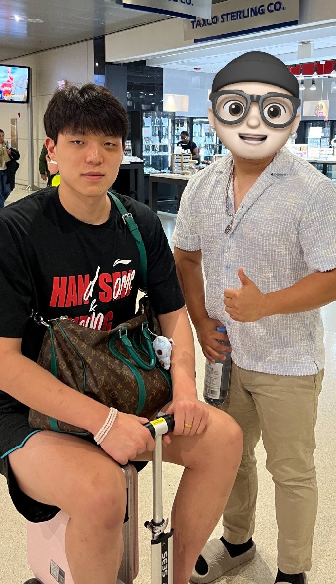 ??變??了！媒體人：楊瀚森在訓(xùn)練中被肘到眼睛