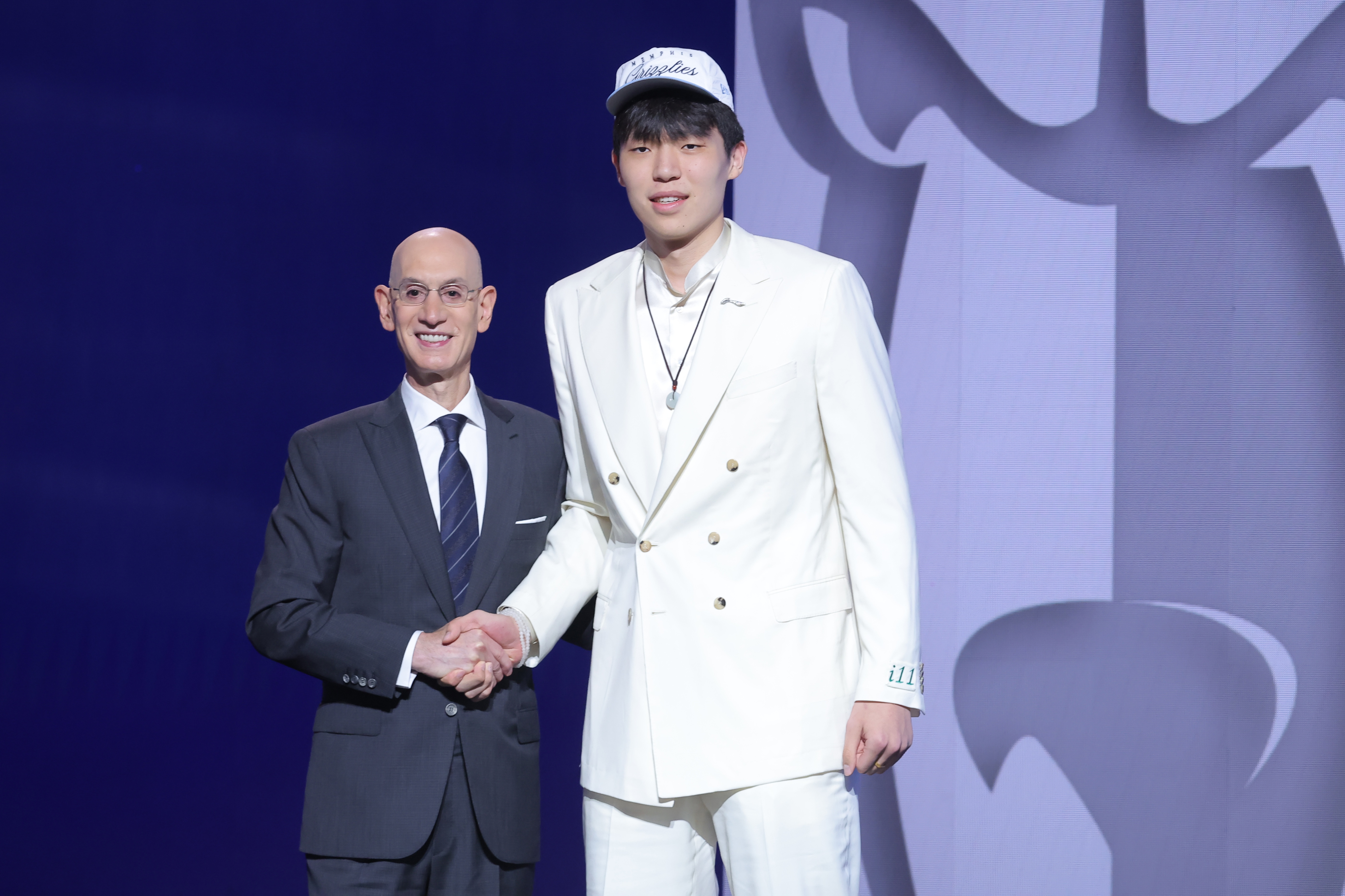隊(duì)記調(diào)侃：楊瀚森選秀大會的炸雞是不是原本要等到19順位前吃完？