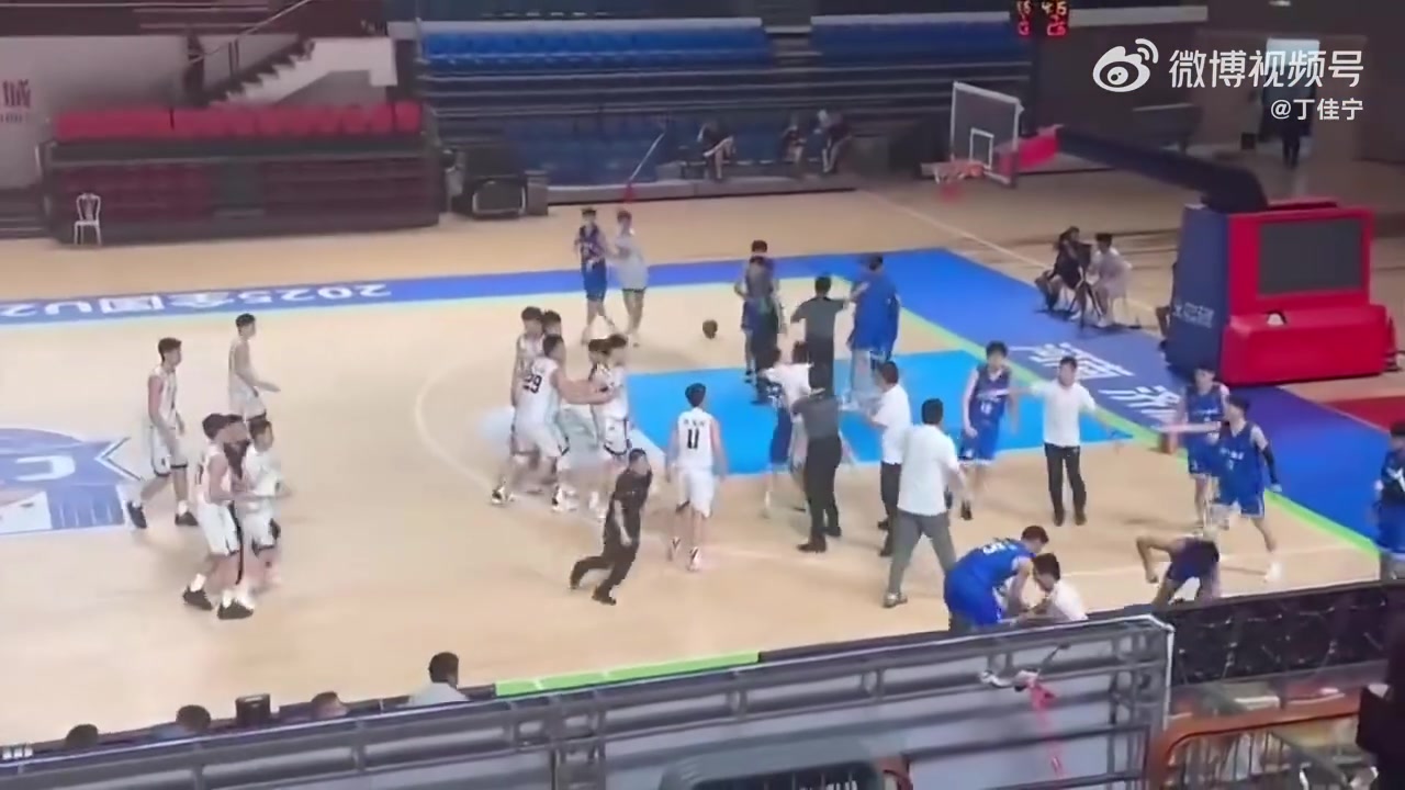 媒體人：彭泓森結束8場禁賽 他代表濟南體校出戰(zhàn)全國傳統(tǒng)校比賽