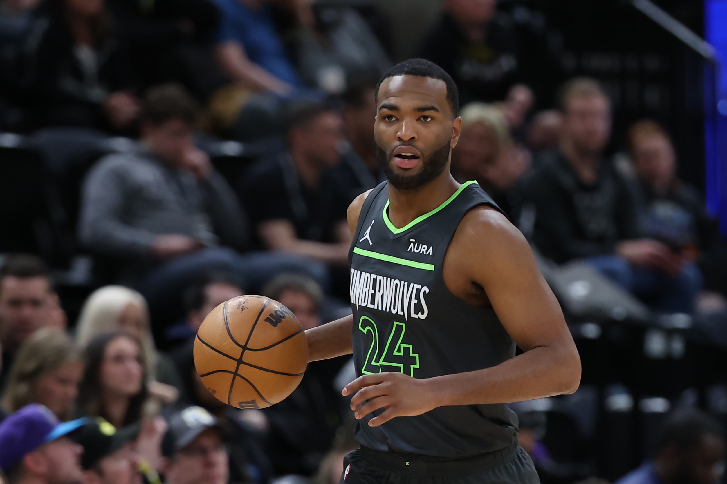對陣76人曾單場轟53分！媒體人：TJ-沃倫將代表廣州打NBA季前賽